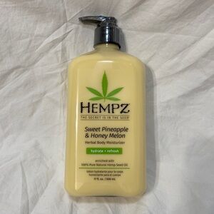 NWT Hempz Sweet Pineapple and Honey Melon Herbal Body Moisturizer-17 fl oz/500mL